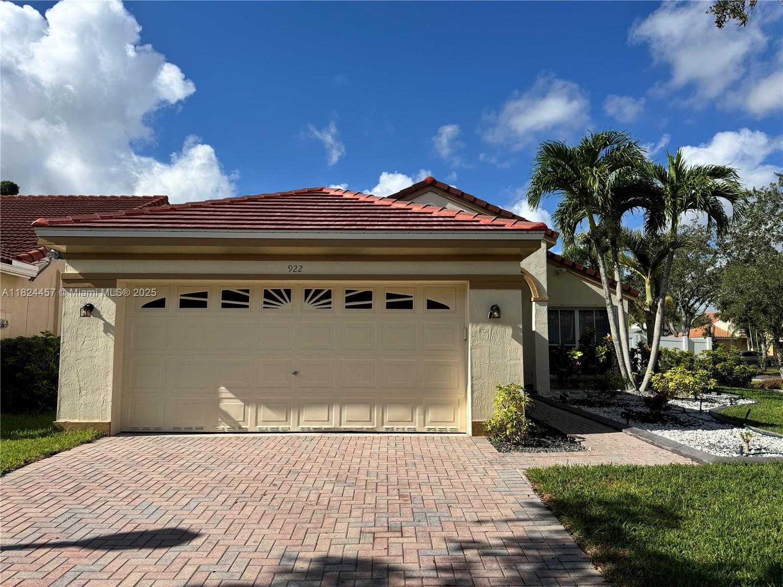 Small Image of 922 FALLING WATER RD, Weston Number 43