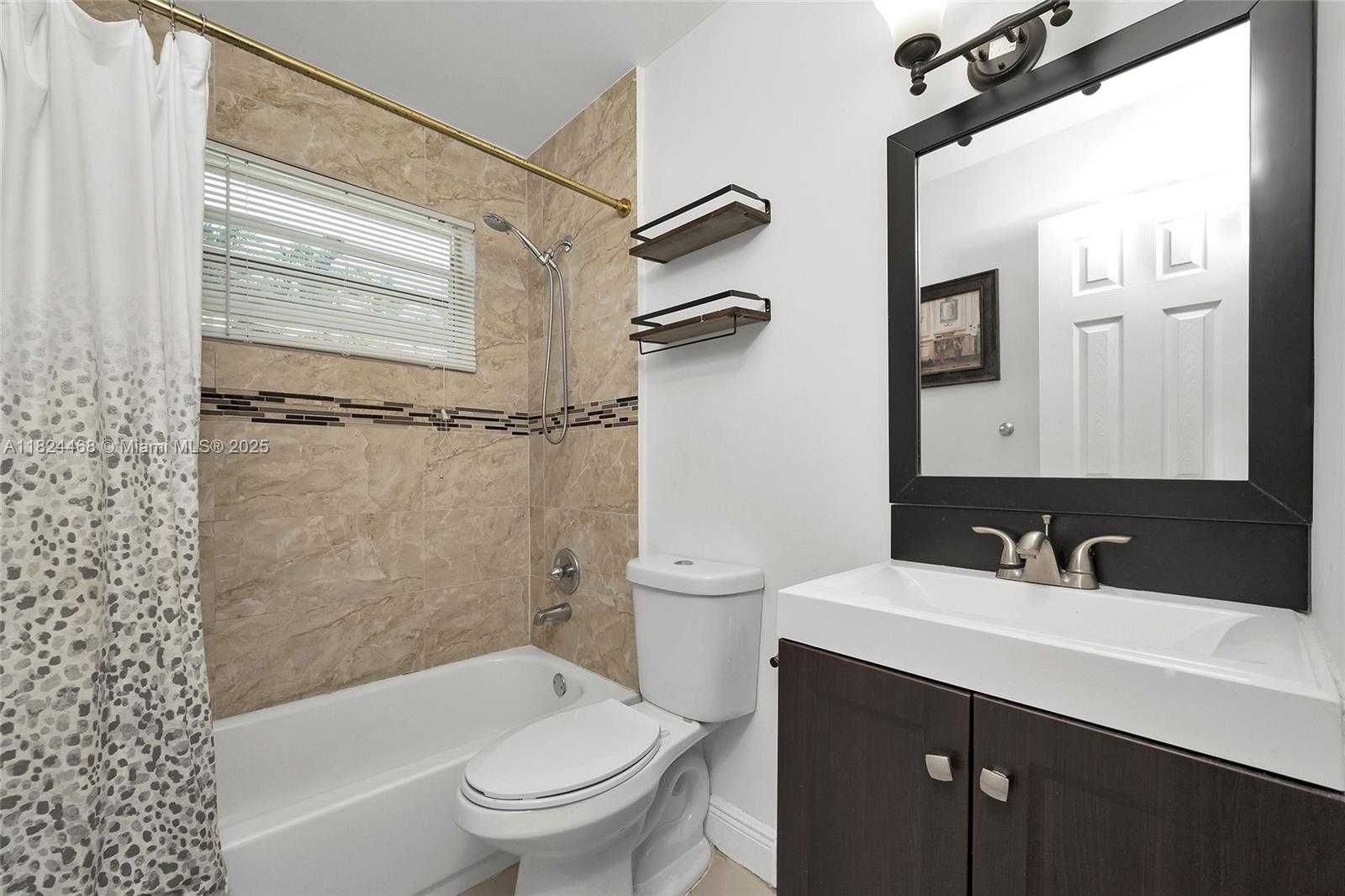Small Image of 5576 SOUTH WEST 7TH ST, Margate Number 11