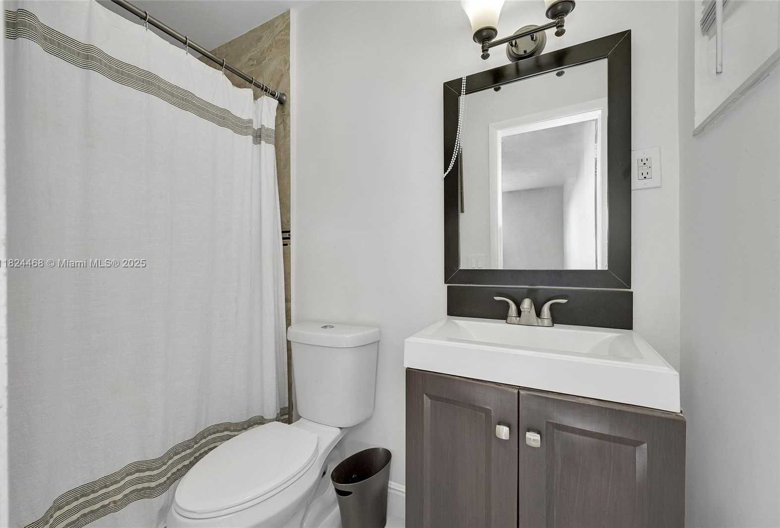 Small Image of 5576 SOUTH WEST 7TH ST, Margate Number 14