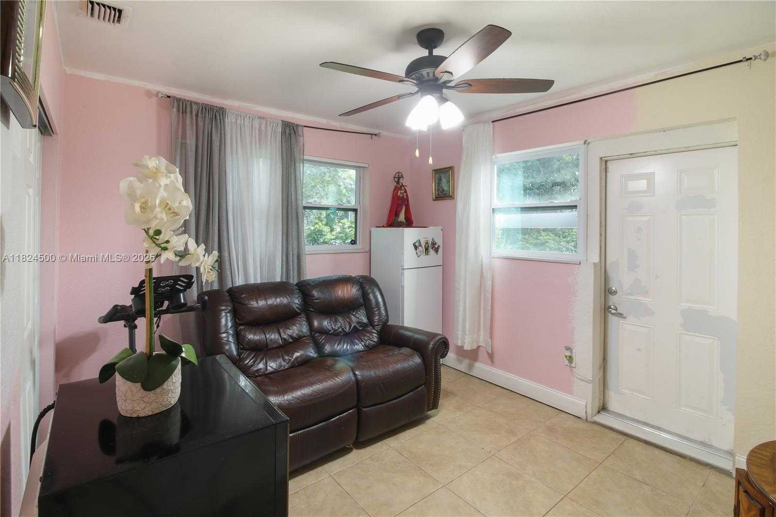 Small Image of 6459 EVANS ST, Hollywood Number 13