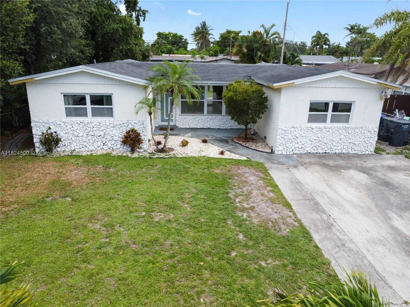 Small Image of 6459 EVANS ST, Hollywood Number 2