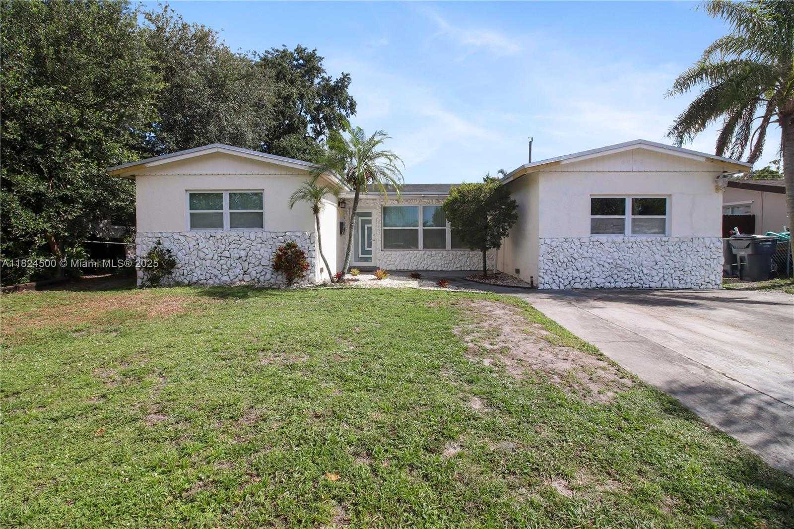 Small Image of 6459 EVANS ST, Hollywood Number 3