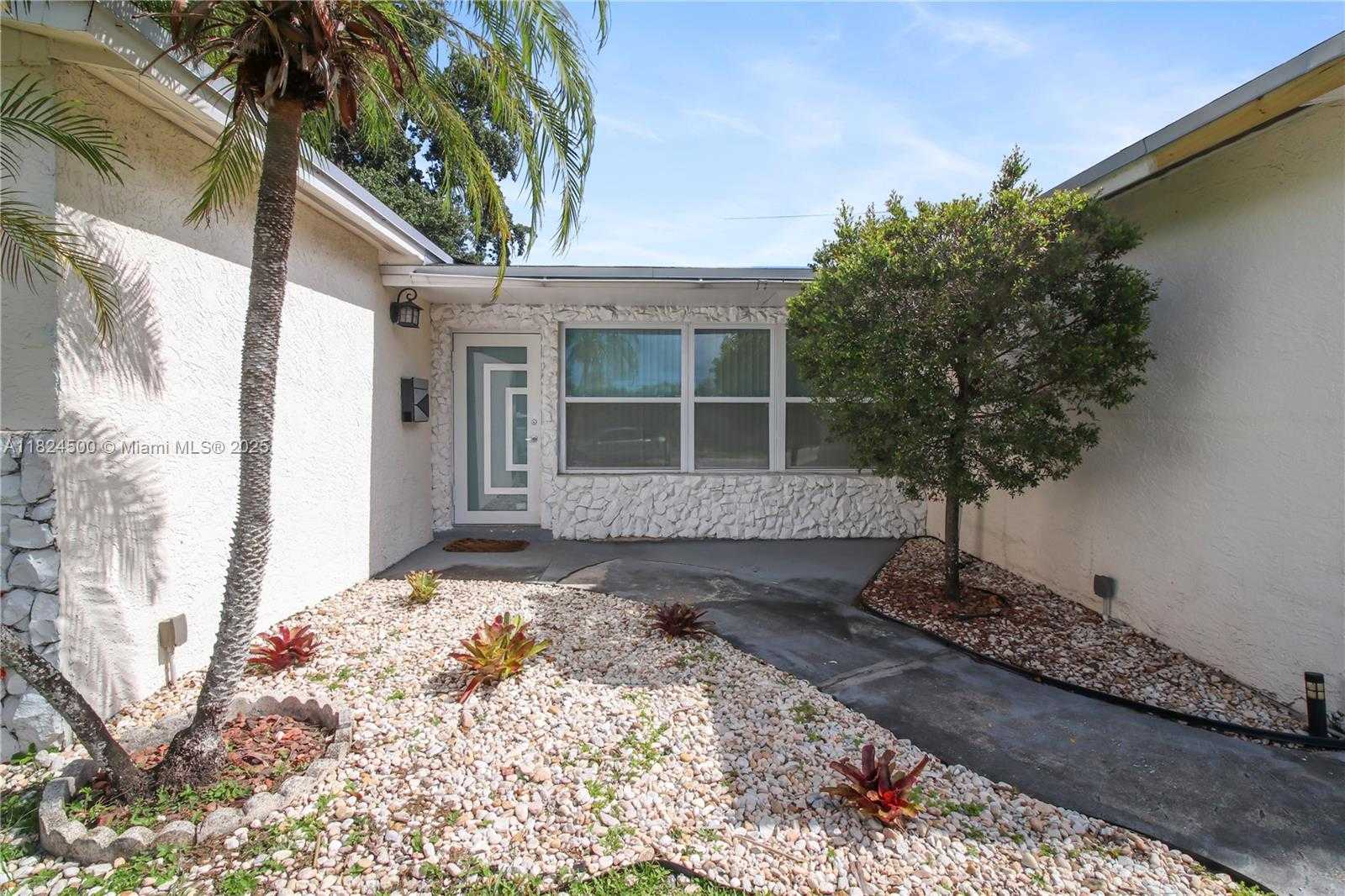 Small Image of 6459 EVANS ST, Hollywood Number 6