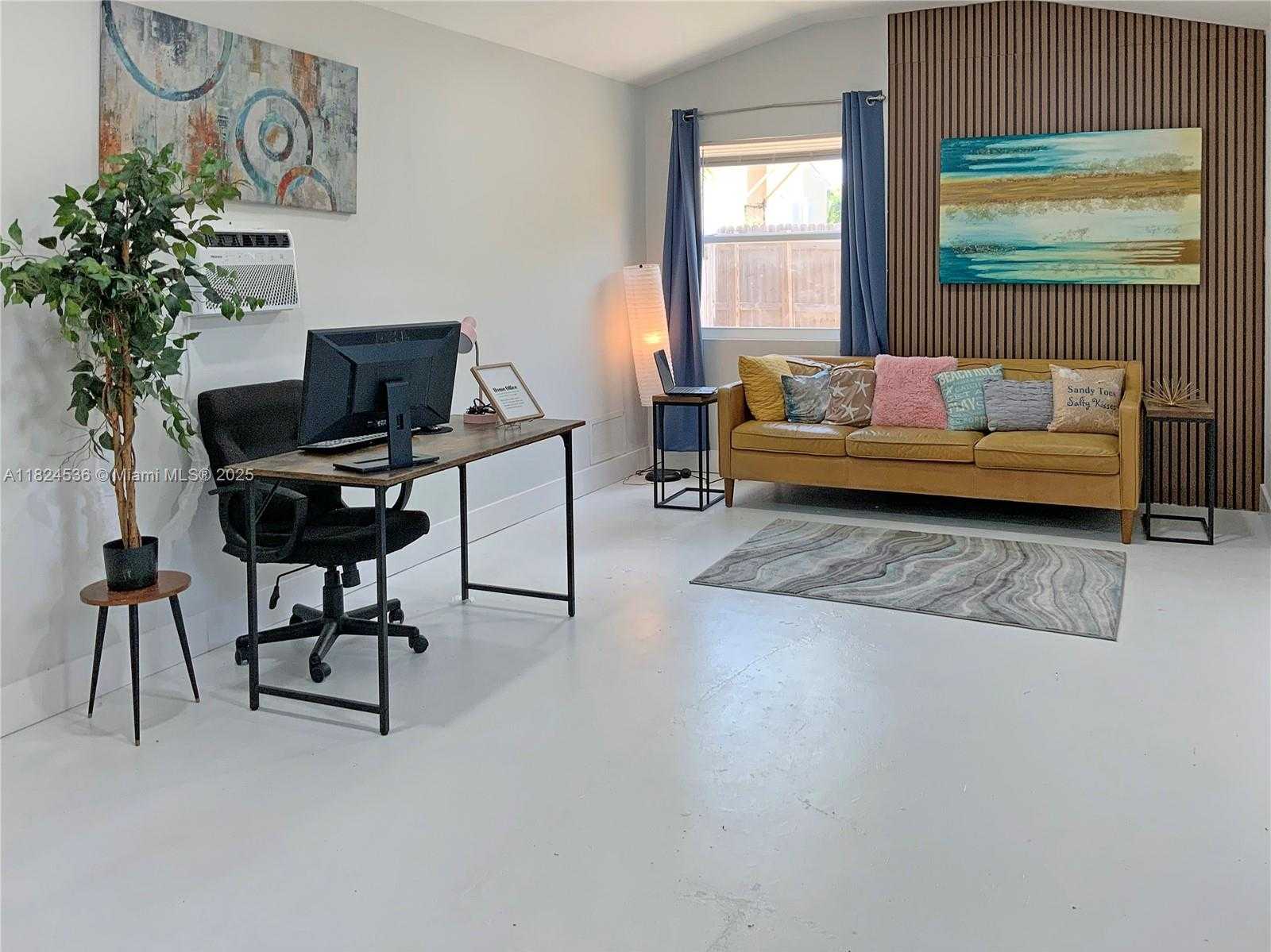 Small Image of 2714 FILLMORE ST, Hollywood Number 16