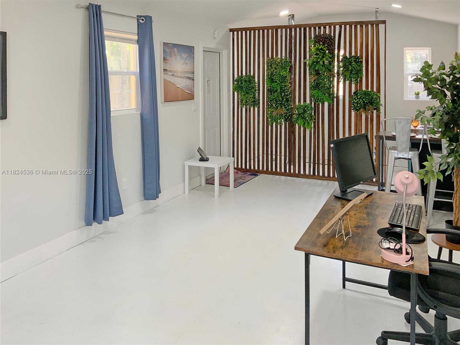 Small Image of 2714 FILLMORE ST, Hollywood Number 17