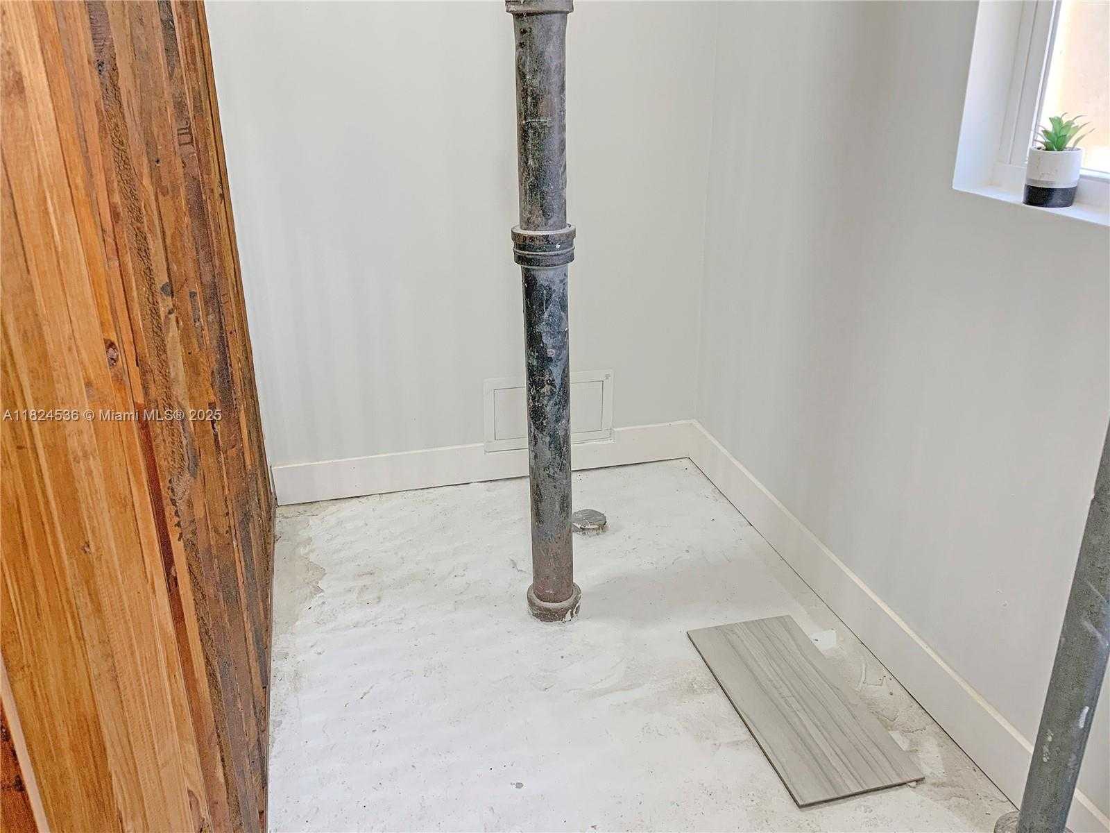 Small Image of 2714 FILLMORE ST, Hollywood Number 20