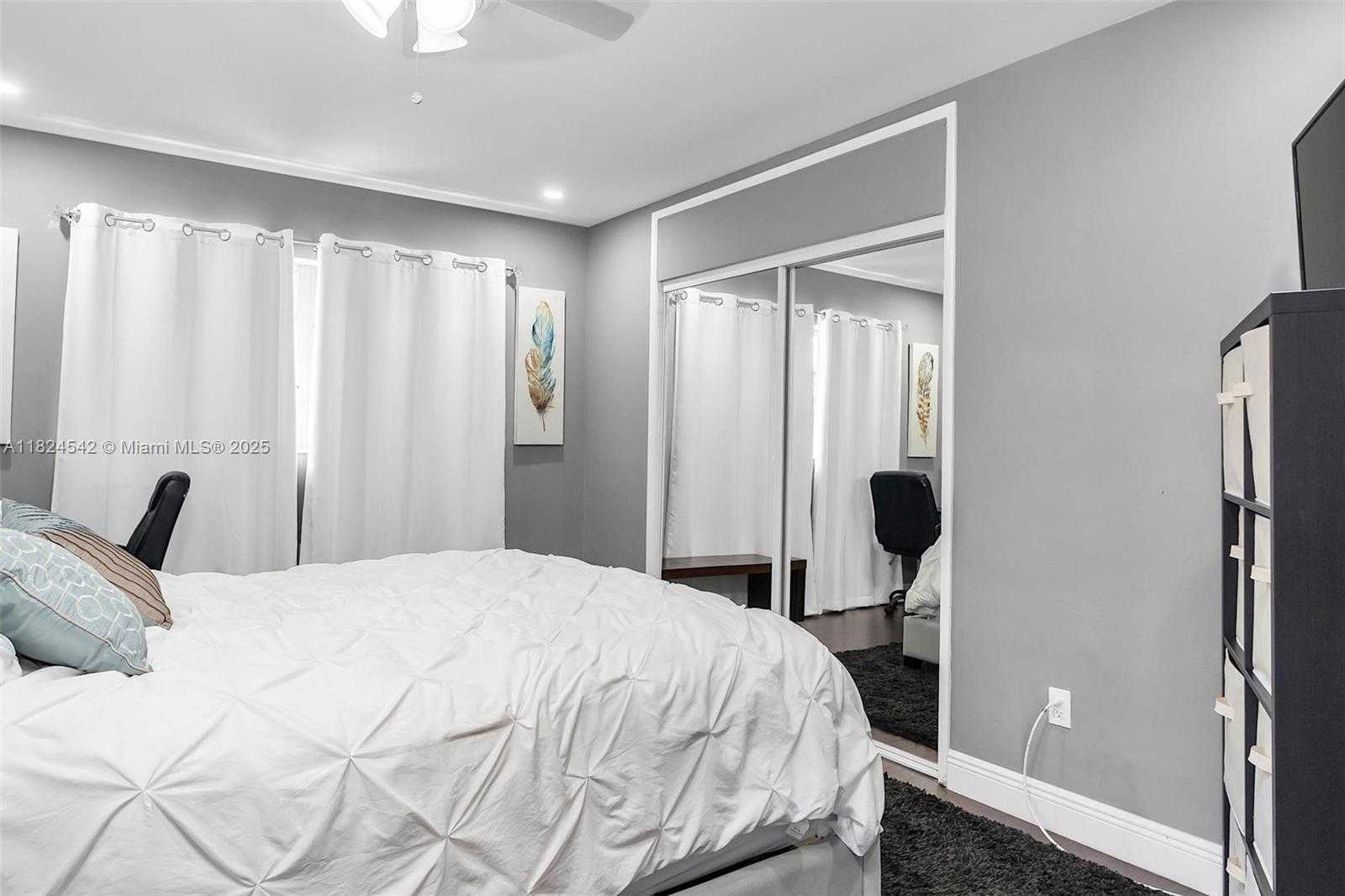 Small Image of 271 SOUTH EAST 4TH ST, Pompano Beach Number 14