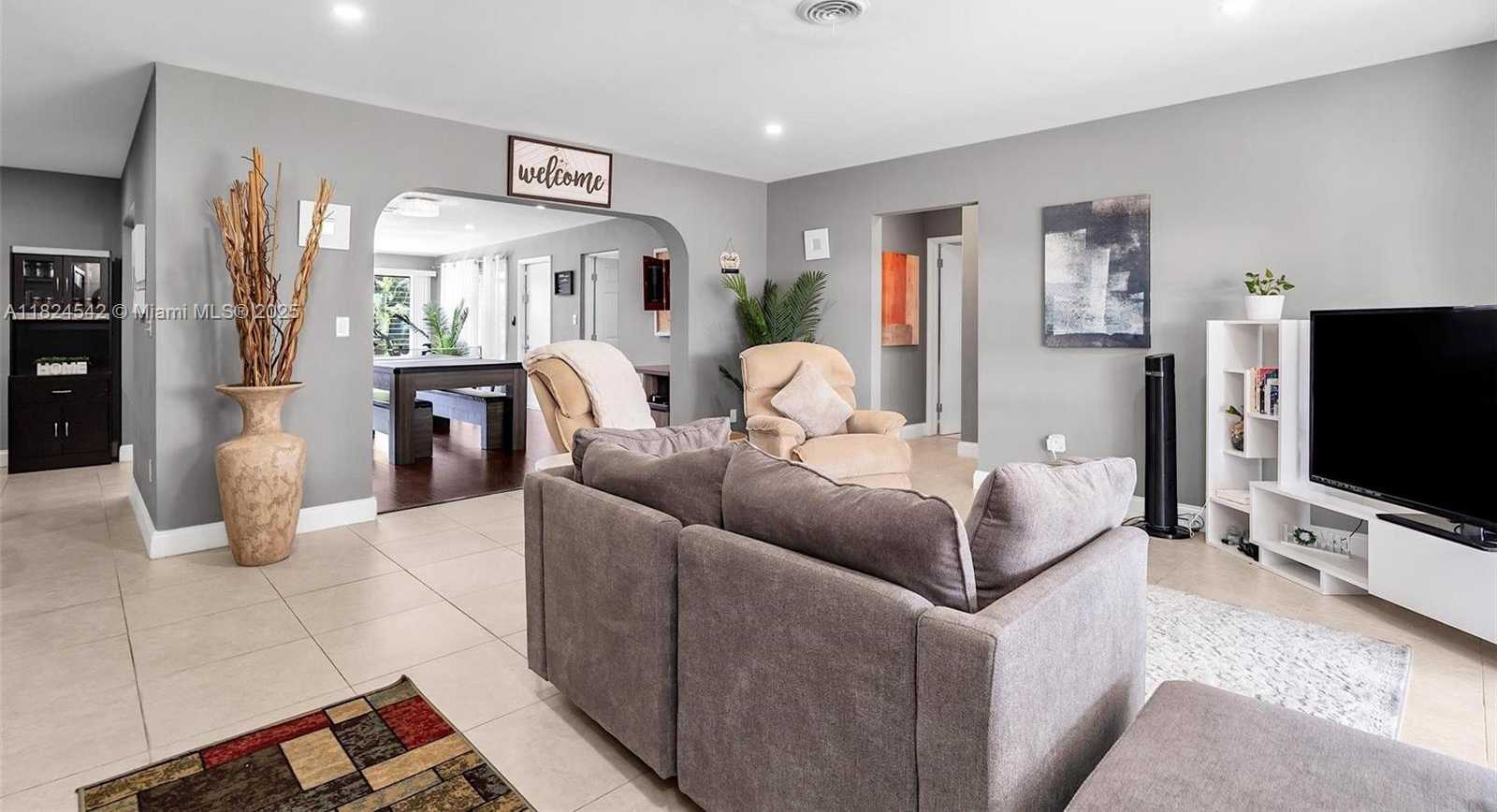 Small Image of 271 SOUTH EAST 4TH ST, Pompano Beach Number 4