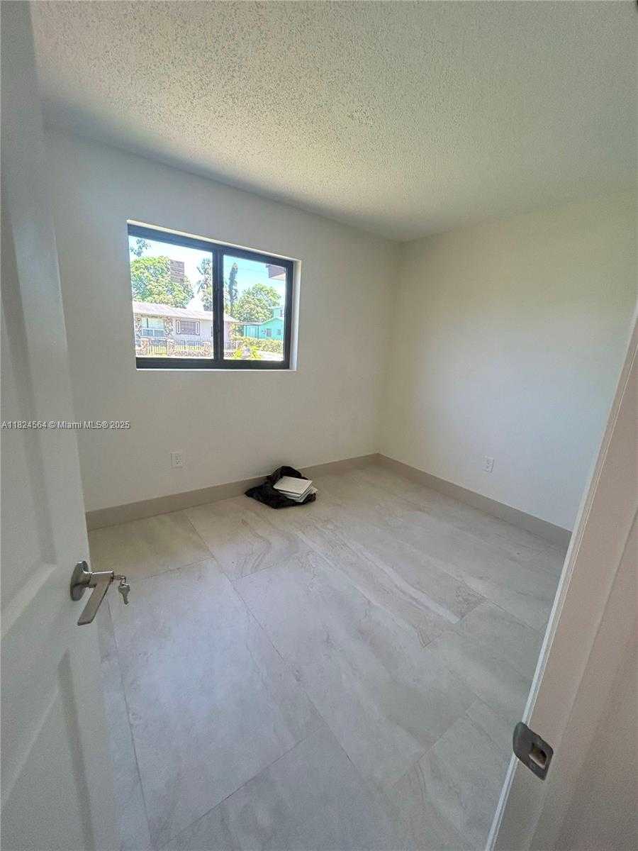 Small Image of 2971 NORTH WEST 179TH ST, Miami Gardens Number 13