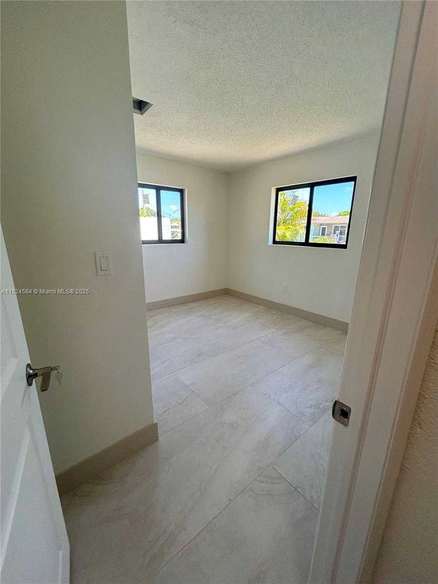 Small Image of 2971 NORTH WEST 179TH ST, Miami Gardens Number 17