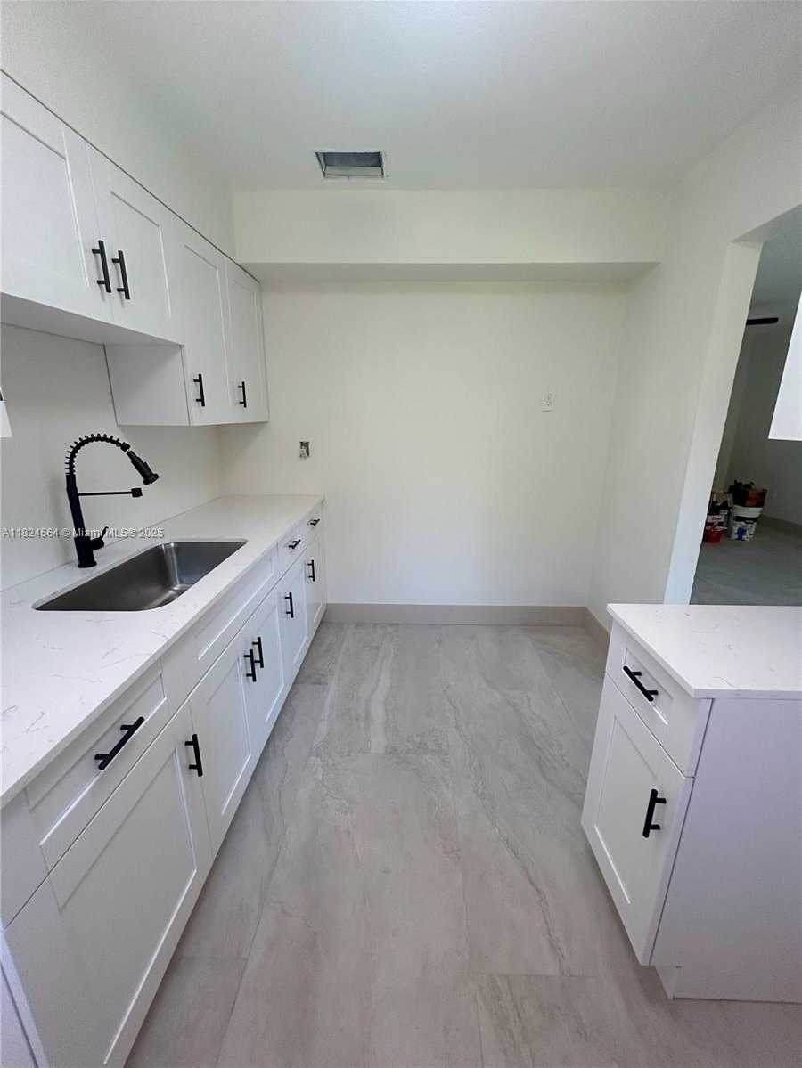 Small Image of 2971 NORTH WEST 179TH ST, Miami Gardens Number 2