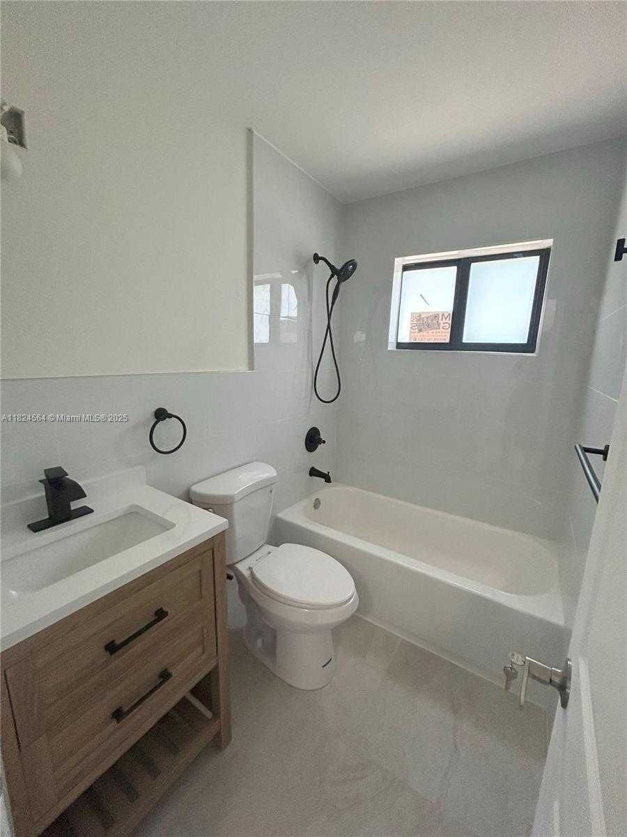 Small Image of 2971 NORTH WEST 179TH ST, Miami Gardens Number 27