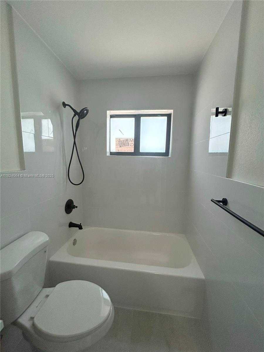 Small Image of 2971 NORTH WEST 179TH ST, Miami Gardens Number 28