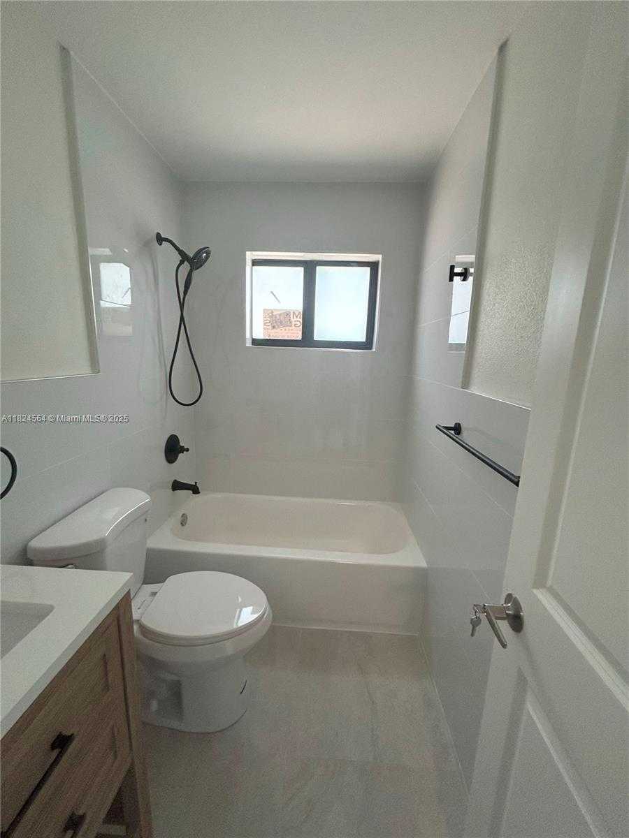 Small Image of 2971 NORTH WEST 179TH ST, Miami Gardens Number 29