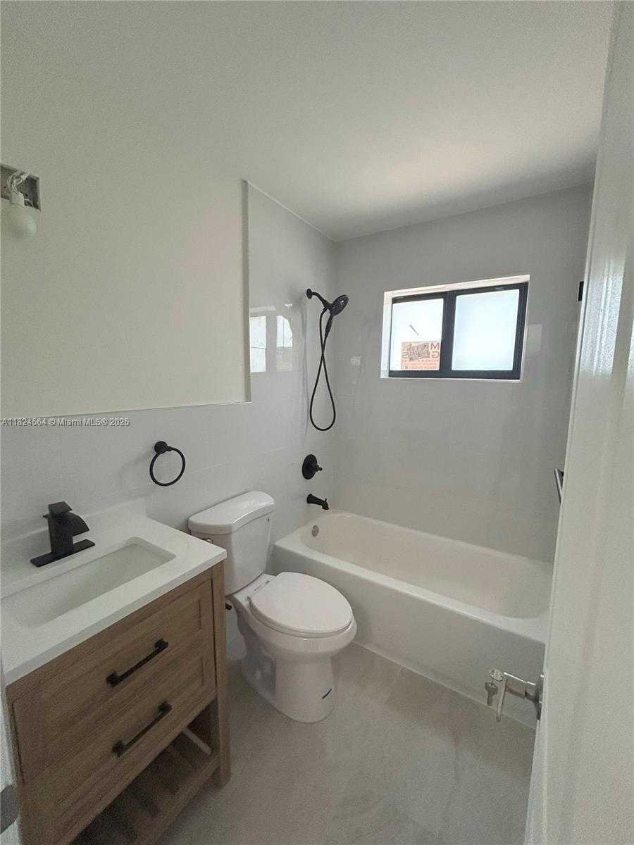 Small Image of 2971 NORTH WEST 179TH ST, Miami Gardens Number 3