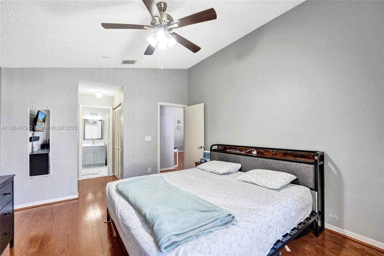 Small Image of 530 SOUTH WEST 182ND WAY, Pembroke Pines Number 14