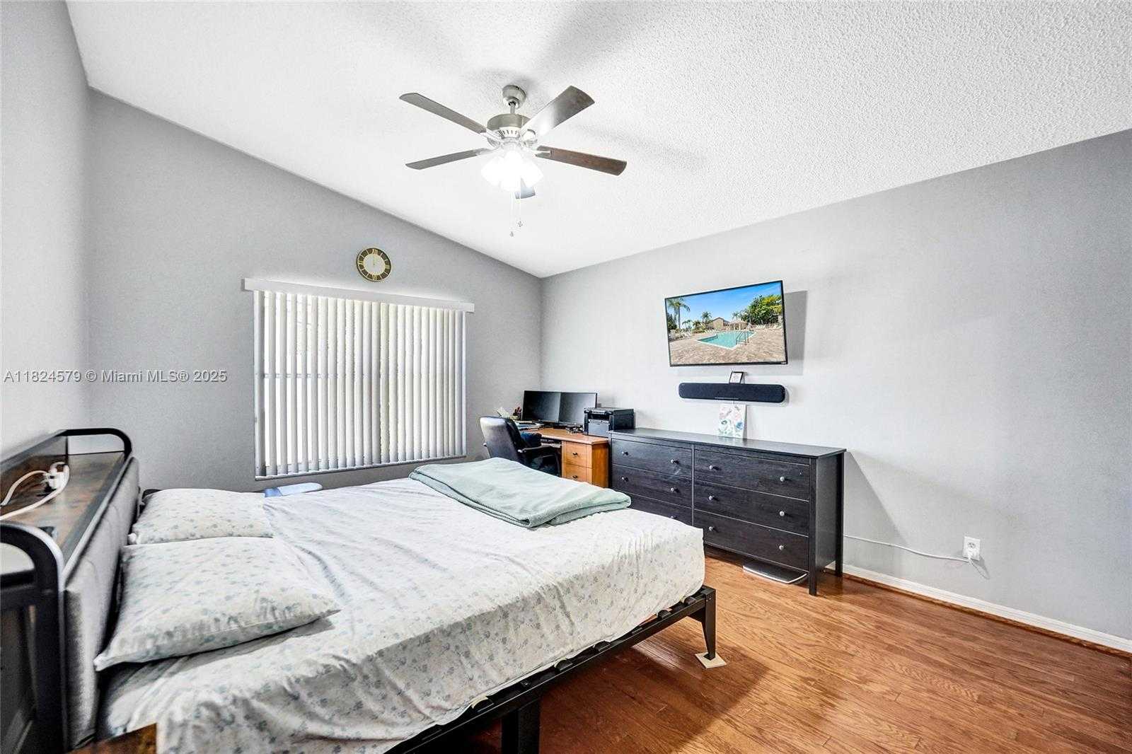 Small Image of 530 SOUTH WEST 182ND WAY, Pembroke Pines Number 15