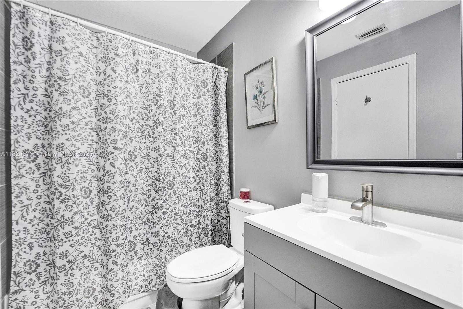 Small Image of 530 SOUTH WEST 182ND WAY, Pembroke Pines Number 17