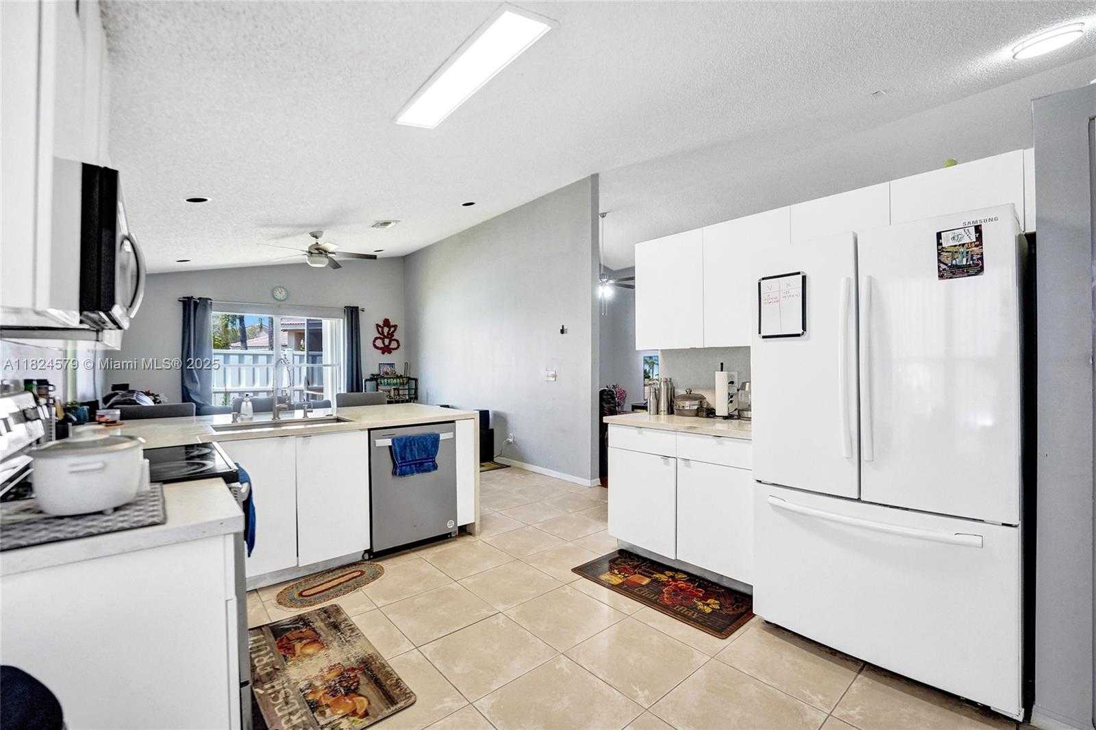 Small Image of 530 SOUTH WEST 182ND WAY, Pembroke Pines Number 19