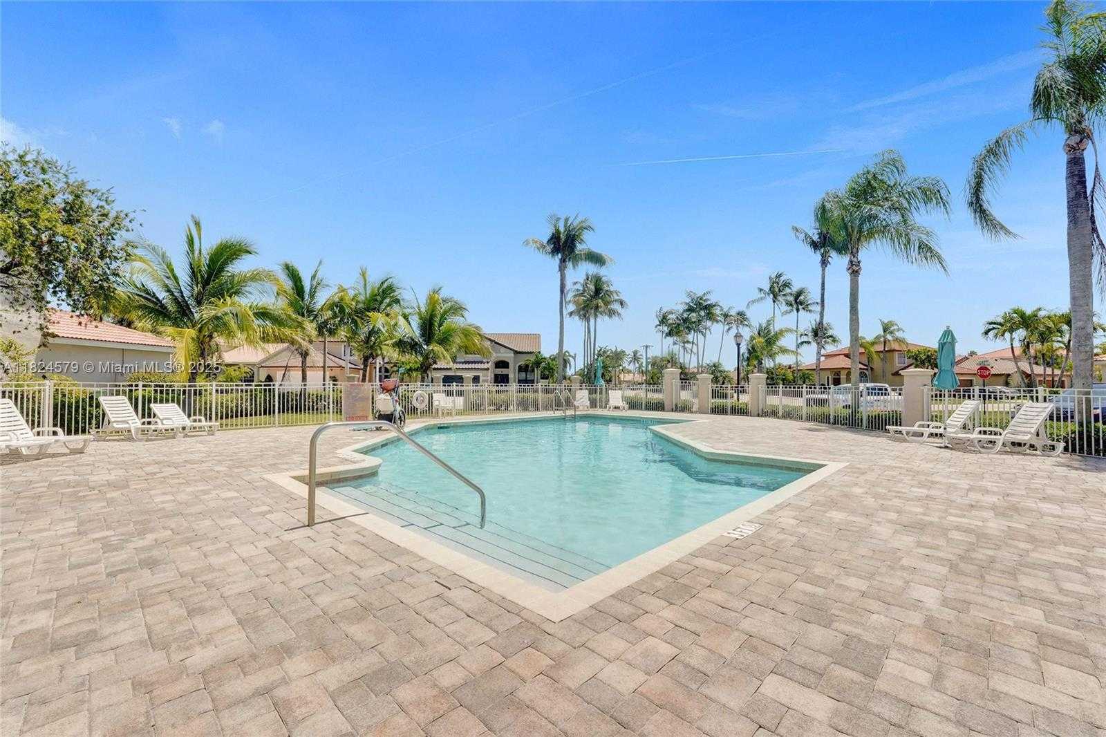 Small Image of 530 SOUTH WEST 182ND WAY, Pembroke Pines Number 24