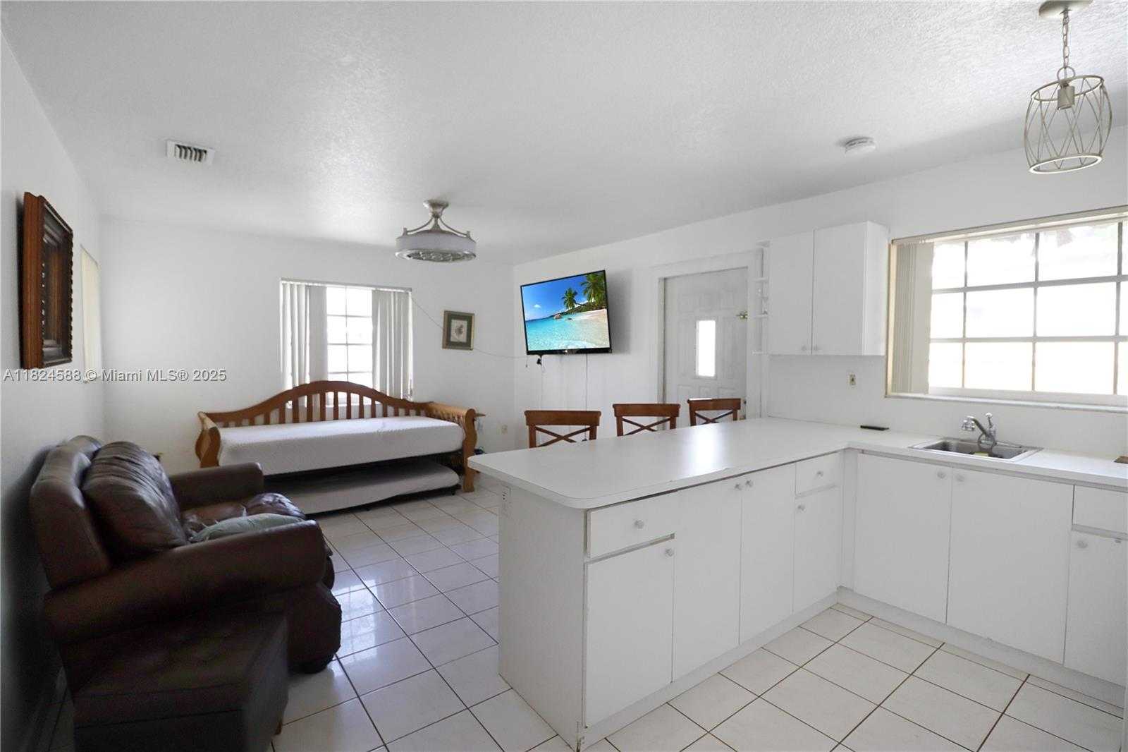 Small Image of 11265 SOUTH WEST 53RD TER, Miami Number 14