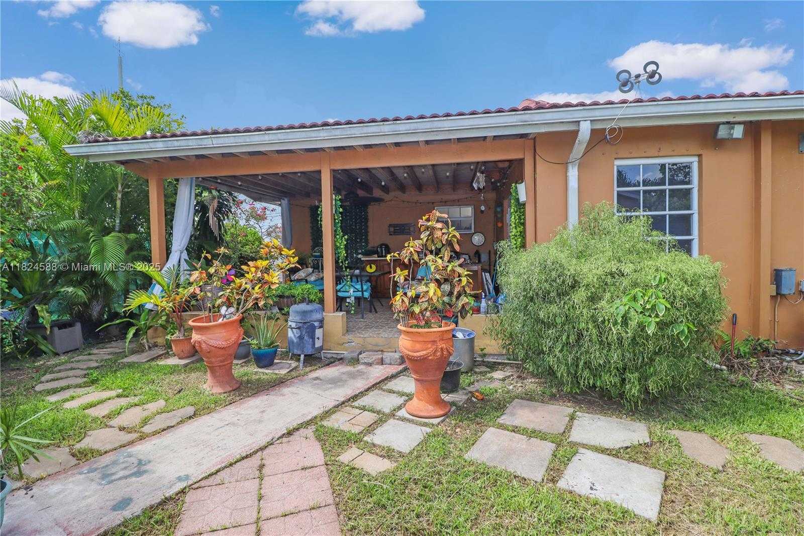 Small Image of 11265 SOUTH WEST 53RD TER, Miami Number 22