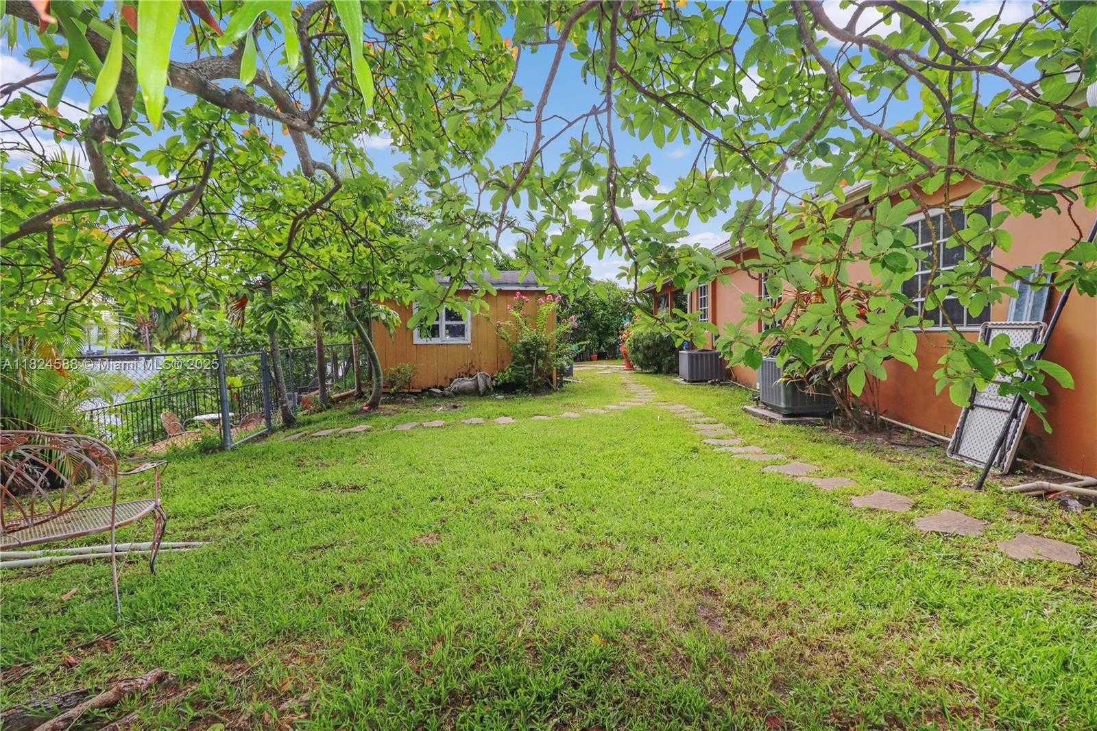 Small Image of 11265 SOUTH WEST 53RD TER, Miami Number 25