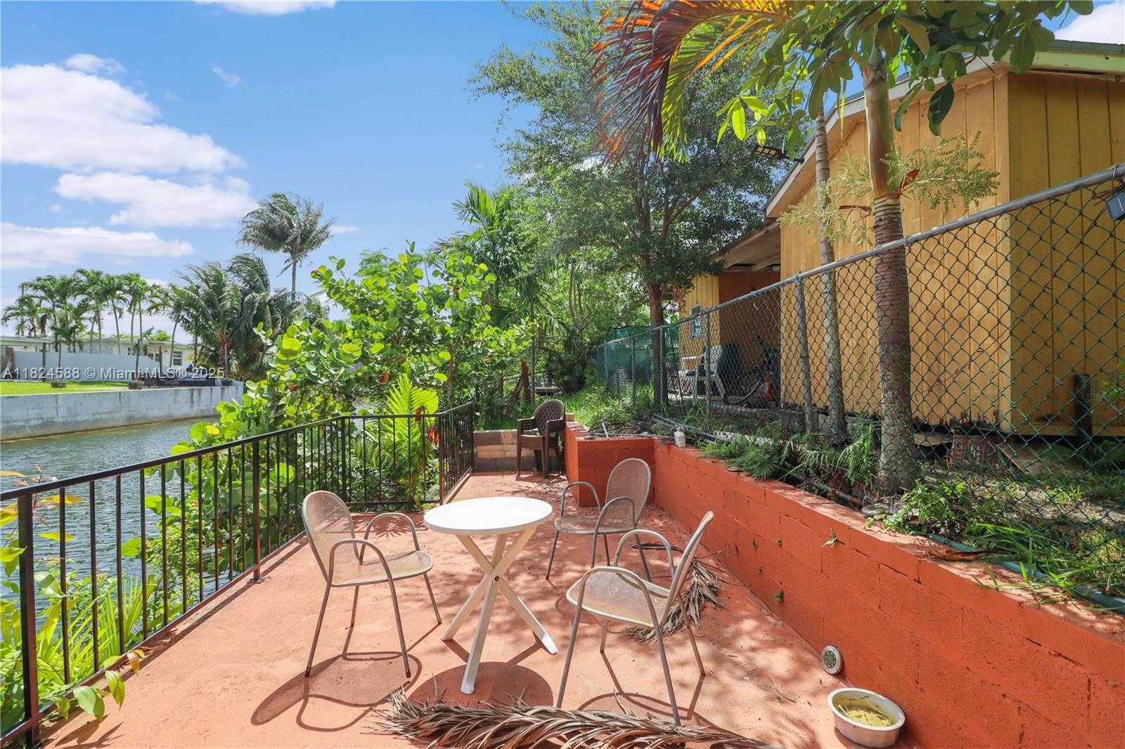 Small Image of 11265 SOUTH WEST 53RD TER, Miami Number 3