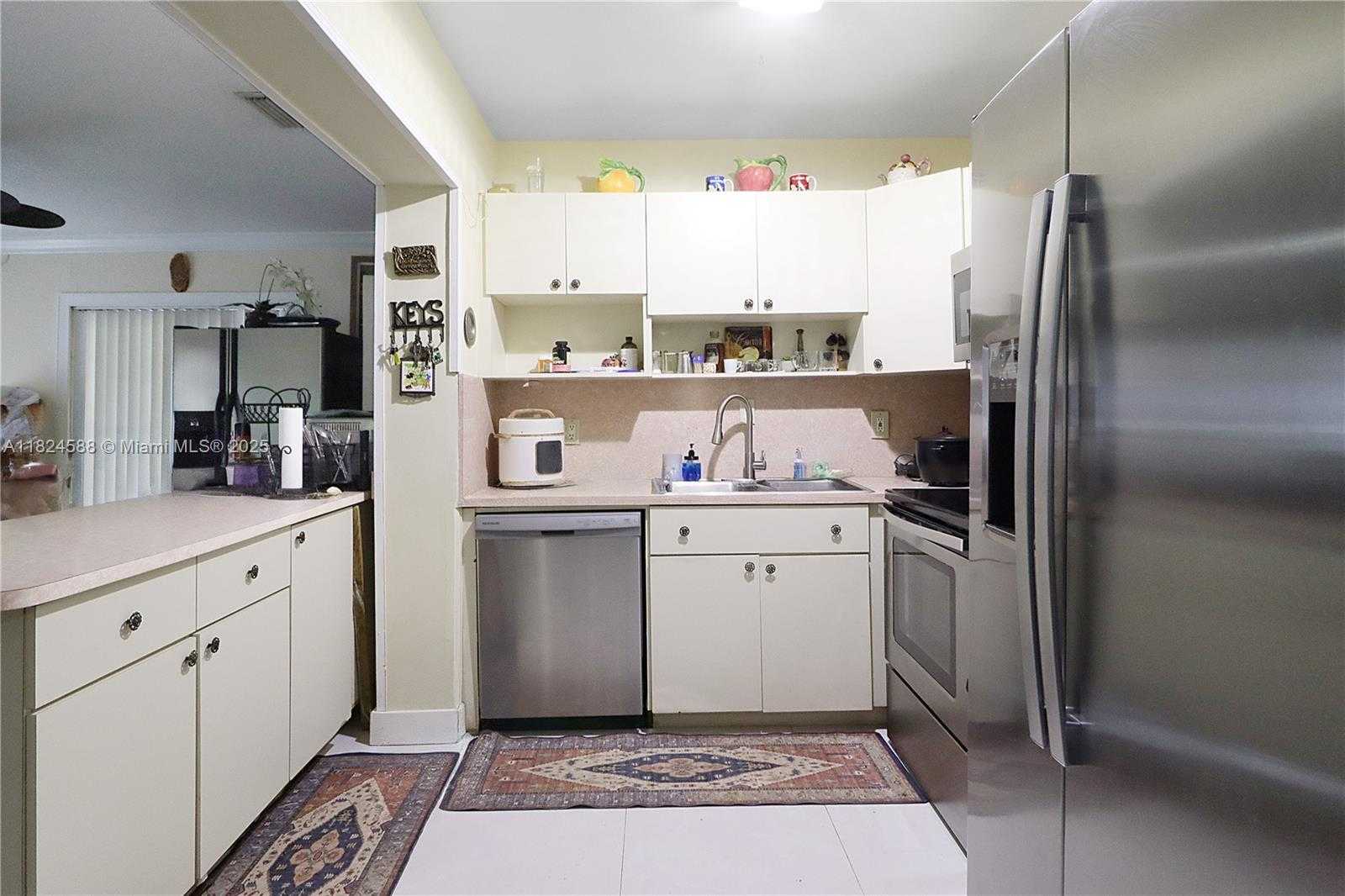Small Image of 11265 SOUTH WEST 53RD TER, Miami Number 5