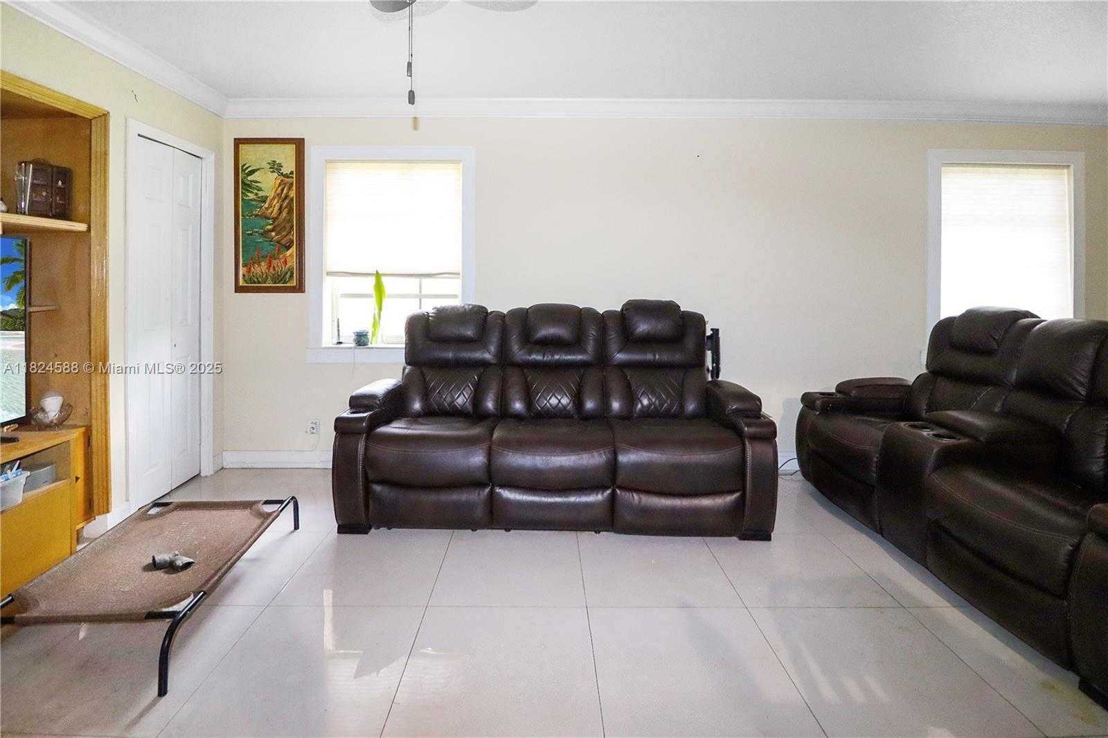 Small Image of 11265 SOUTH WEST 53RD TER, Miami Number 7