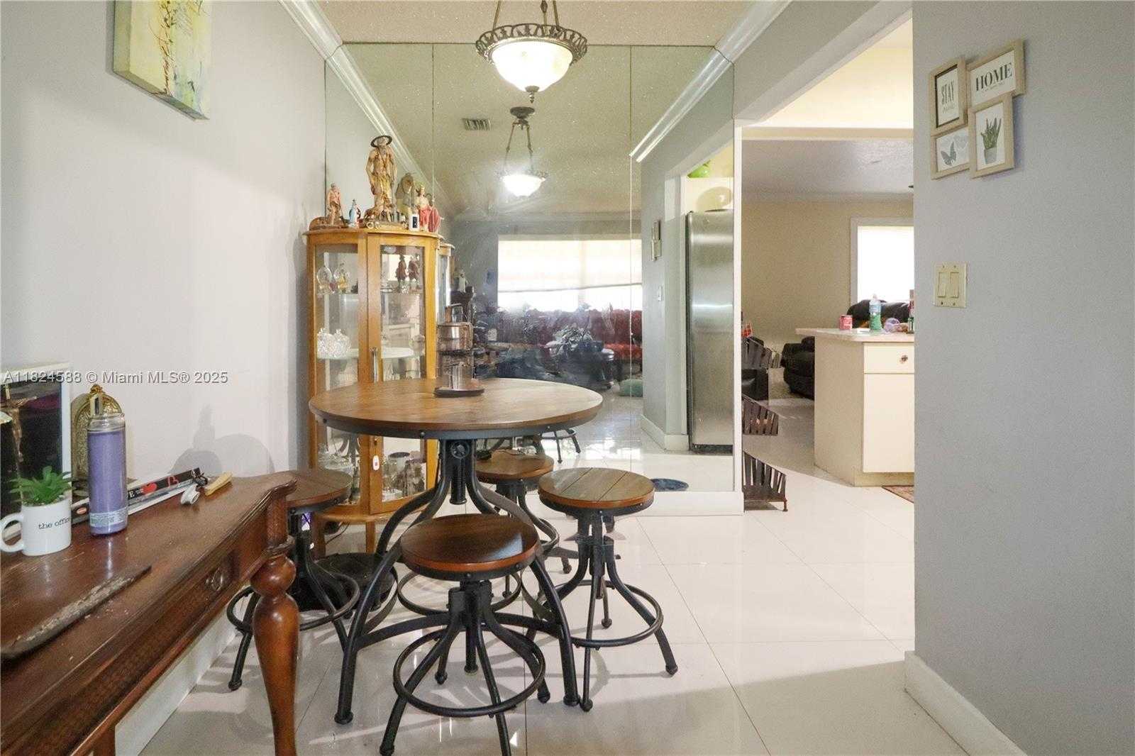 Small Image of 11265 SOUTH WEST 53RD TER, Miami Number 8