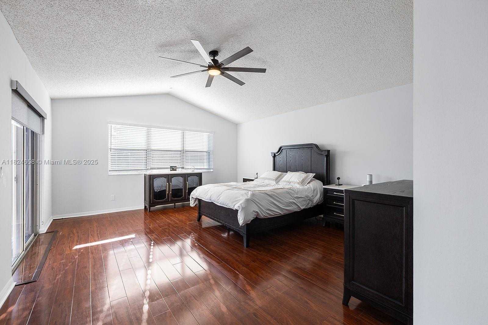 Small Image of 620 NORTH WEST 204TH AVE, Pembroke Pines Number 23