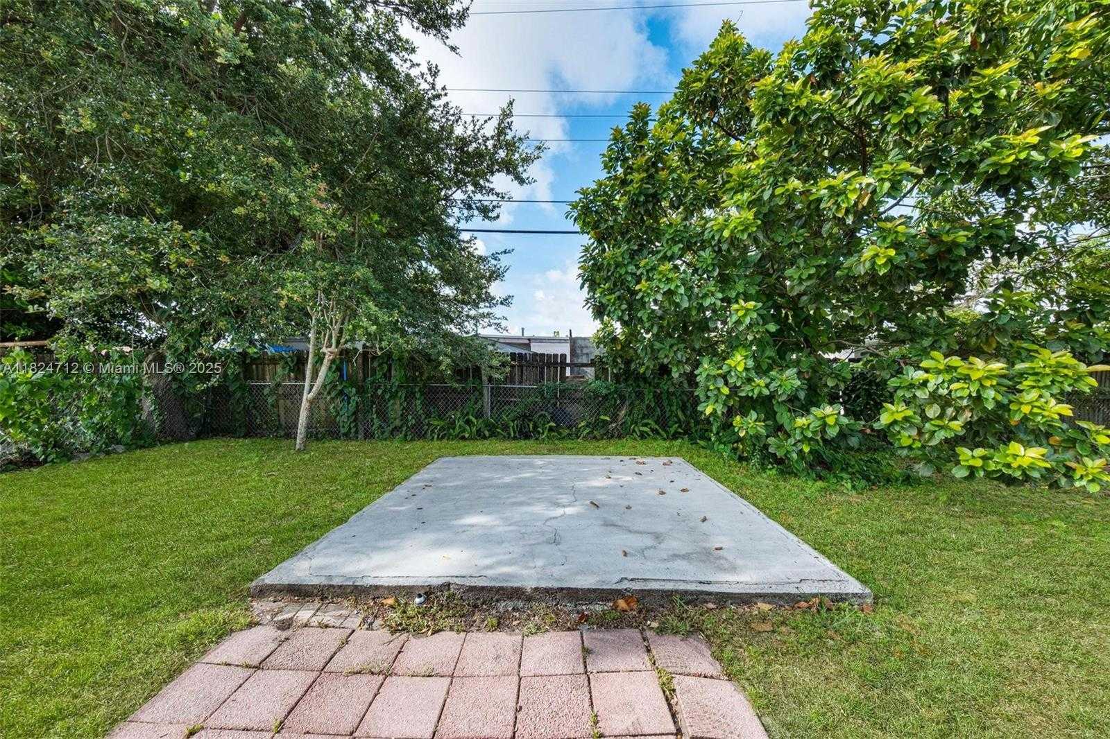 Small Image of 2410 NORTH WEST 170TH TER, Miami Gardens Number 15