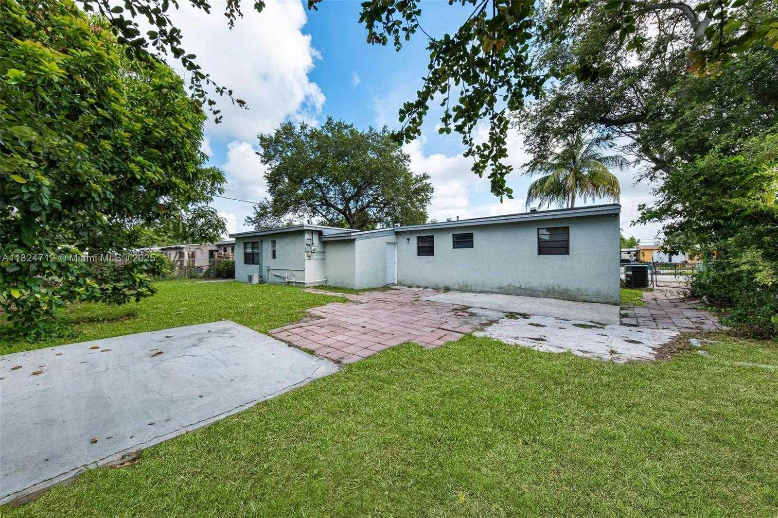 Small Image of 2410 NORTH WEST 170TH TER, Miami Gardens Number 19