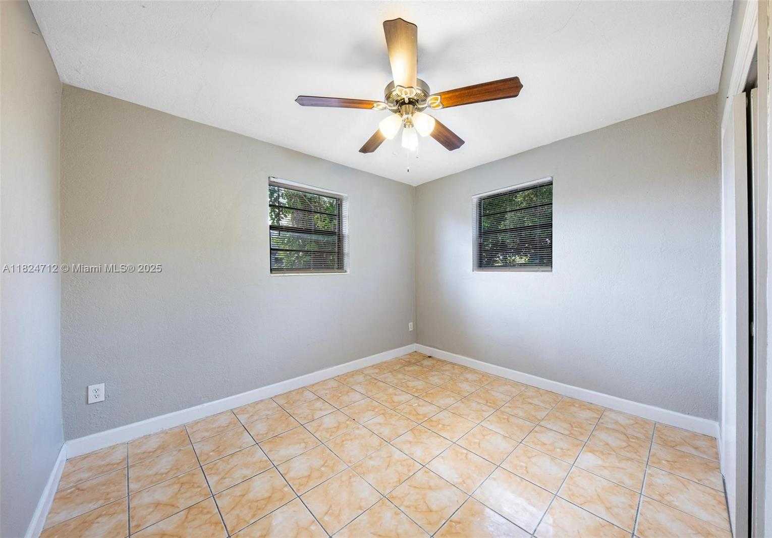 Small Image of 2410 NORTH WEST 170TH TER, Miami Gardens Number 32