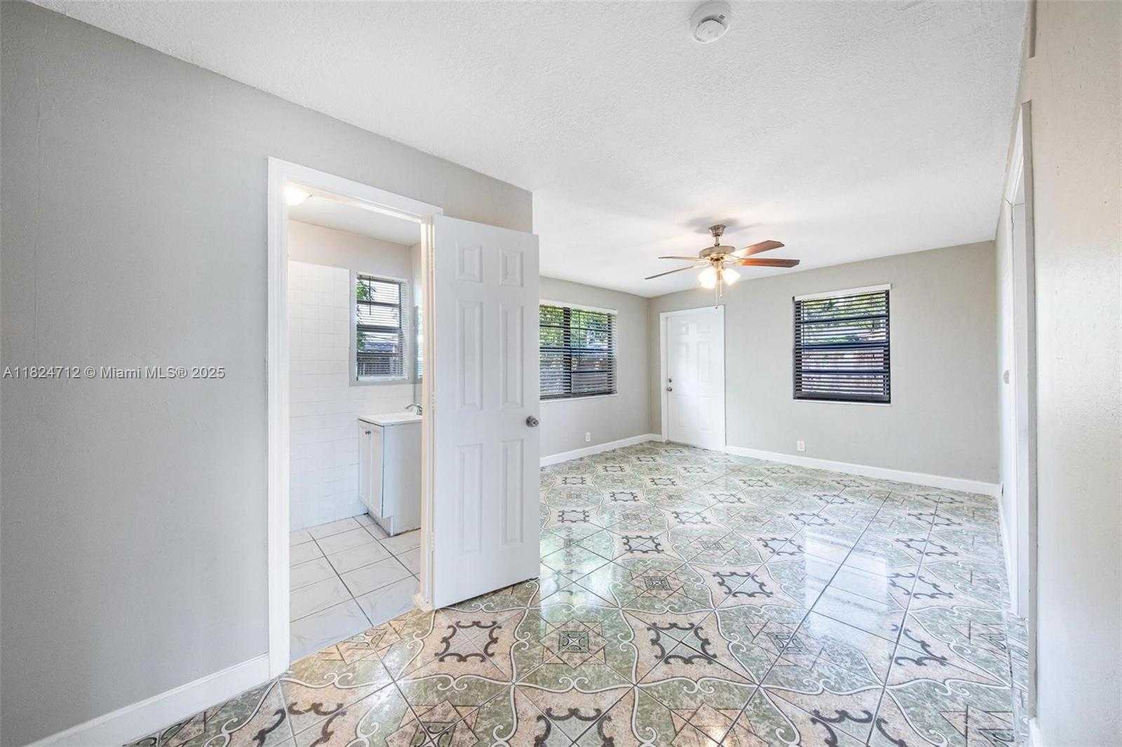 Small Image of 2410 NORTH WEST 170TH TER, Miami Gardens Number 36