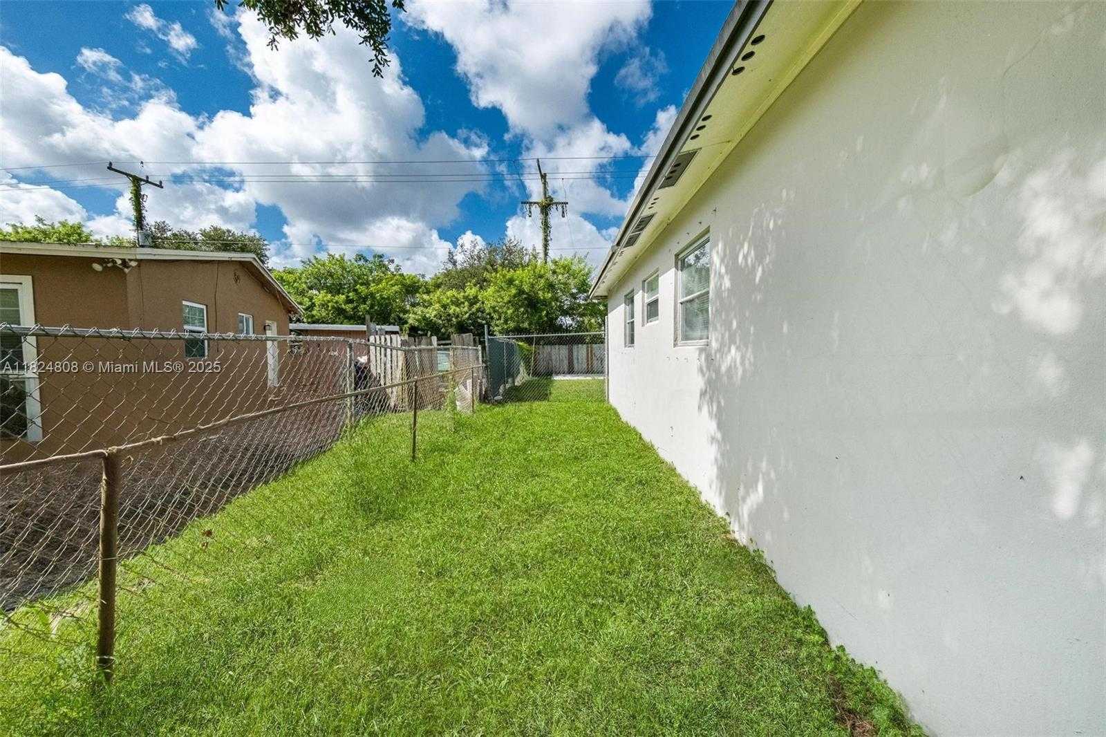 Small Image of 3460 NORTH WEST 1ST ST, Lauderhill Number 39