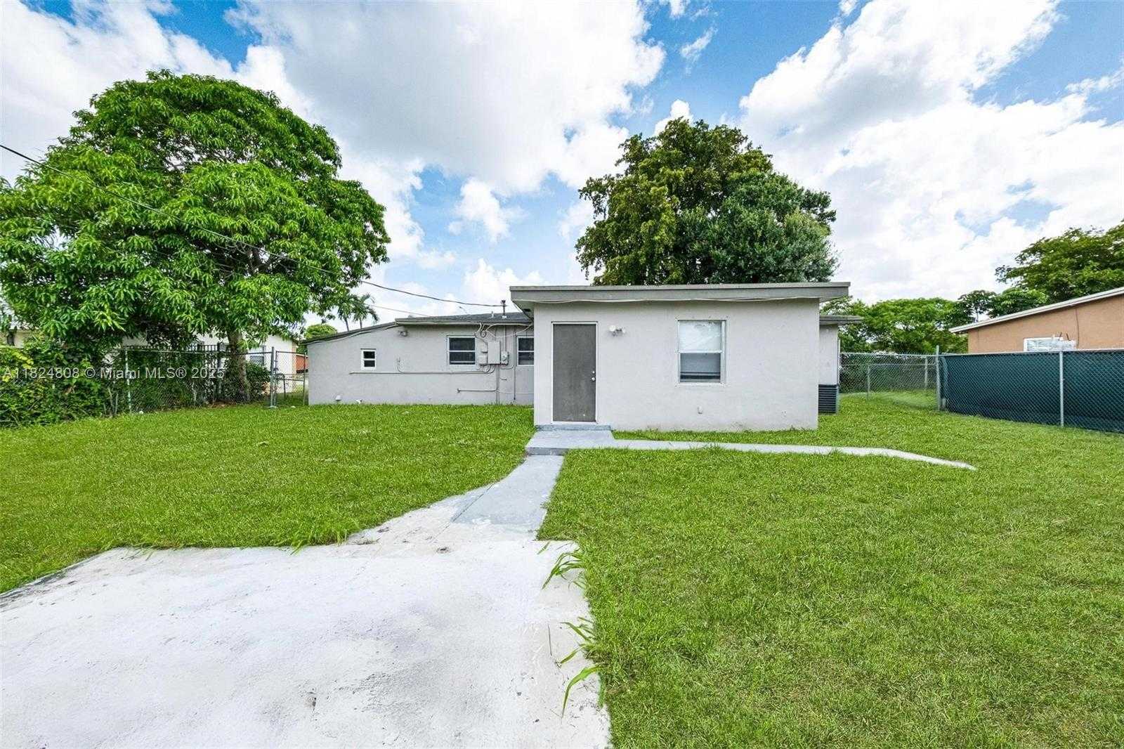 Small Image of 3460 NORTH WEST 1ST ST, Lauderhill Number 5