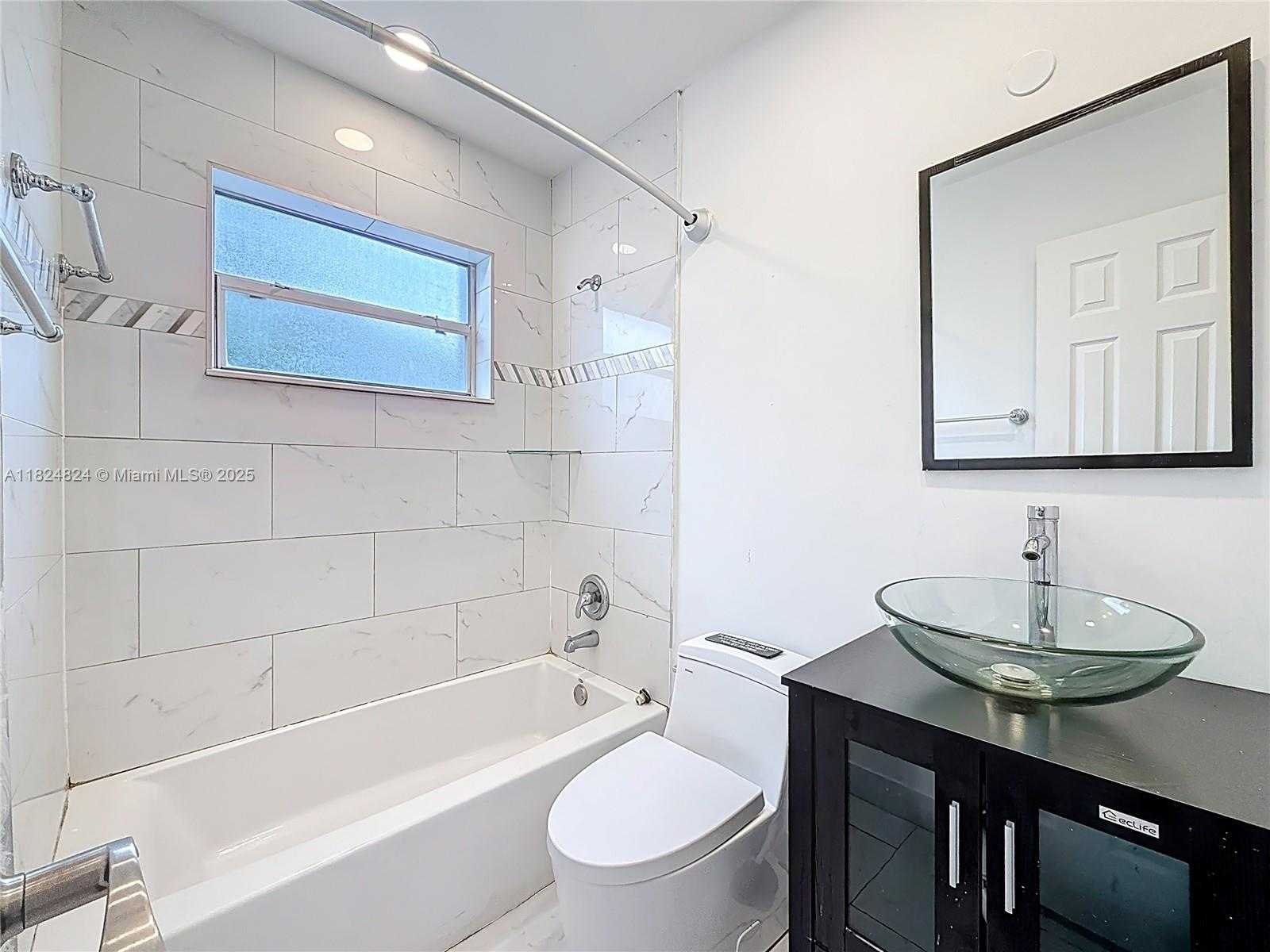 Small Image of 6464 MCCLELLAN ST, Hollywood Number 10