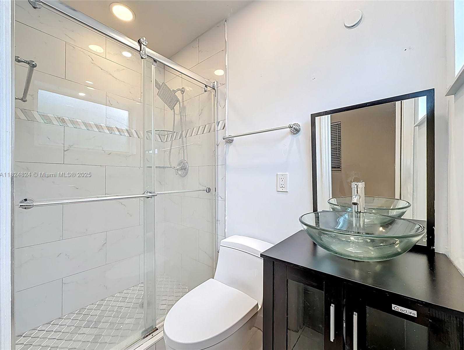 Small Image of 6464 MCCLELLAN ST, Hollywood Number 13