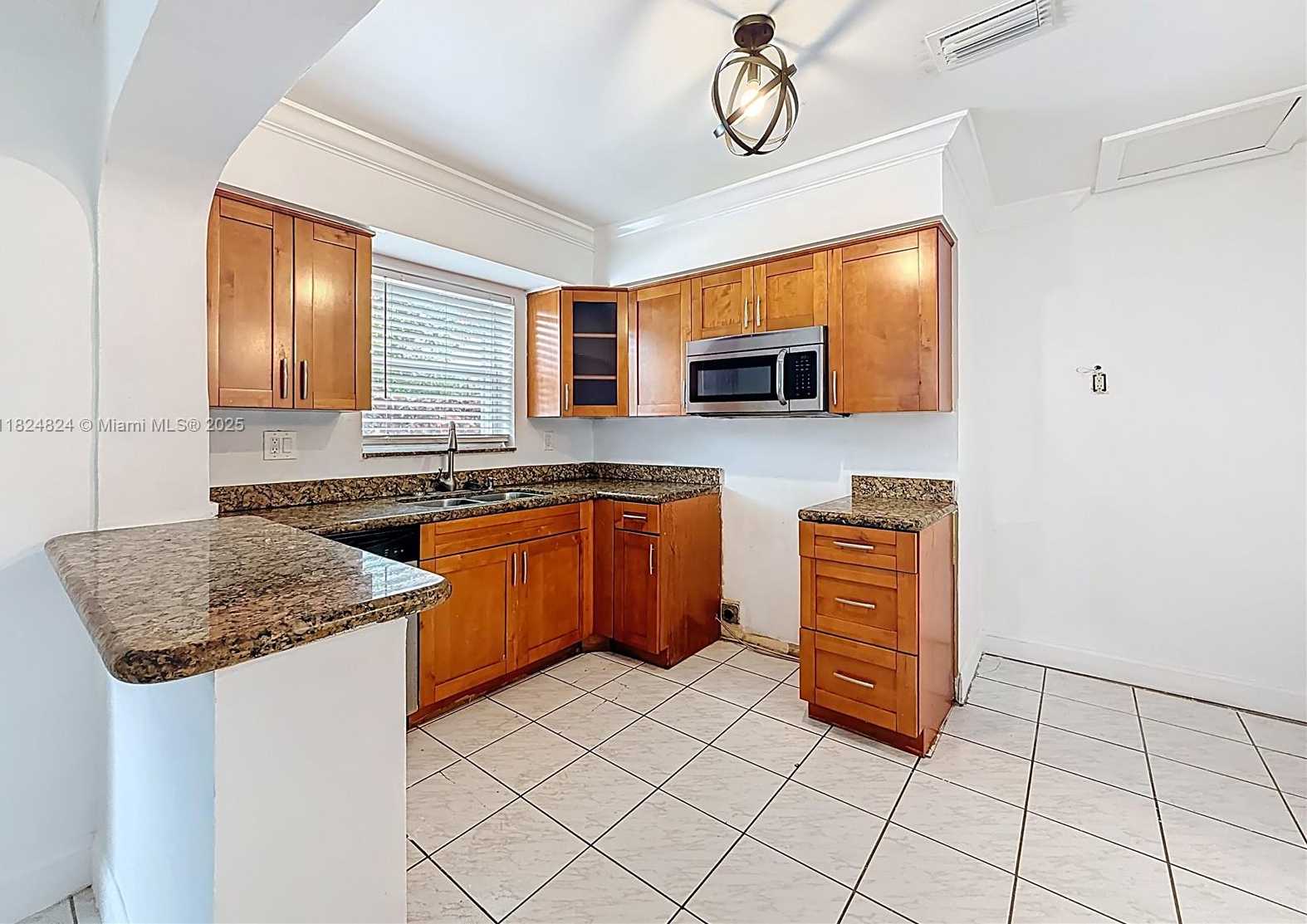 Small Image of 6464 MCCLELLAN ST, Hollywood Number 23