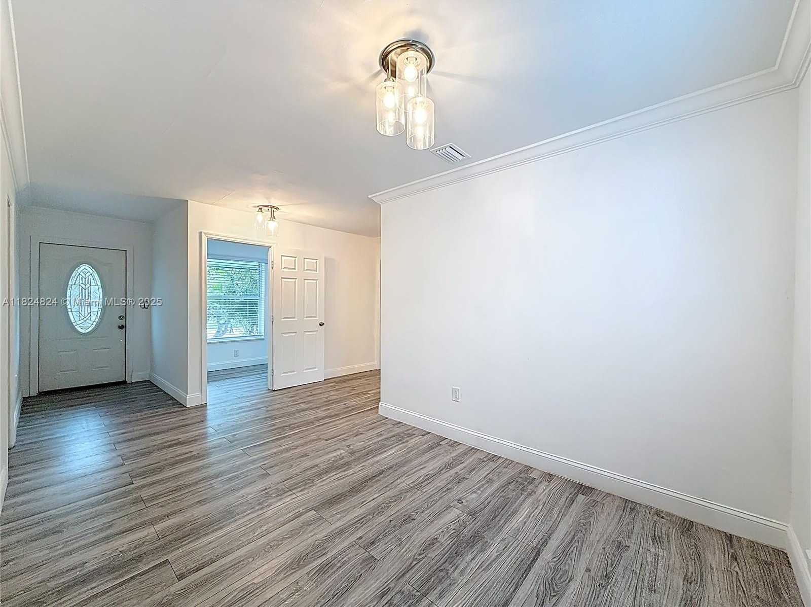 Small Image of 6464 MCCLELLAN ST, Hollywood Number 30