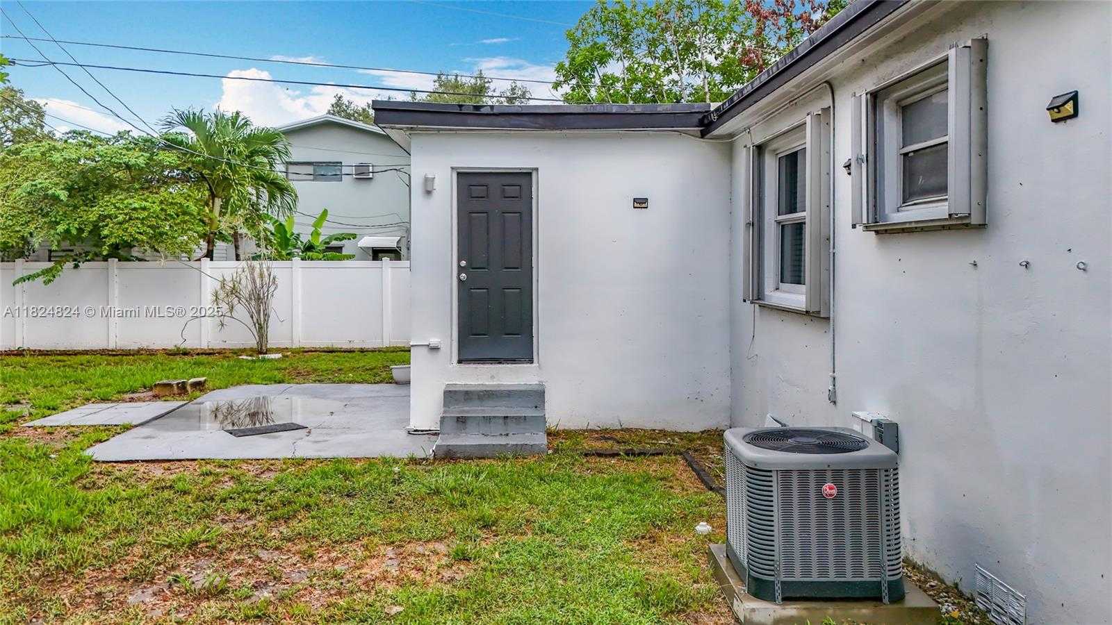 Small Image of 6464 MCCLELLAN ST, Hollywood Number 39