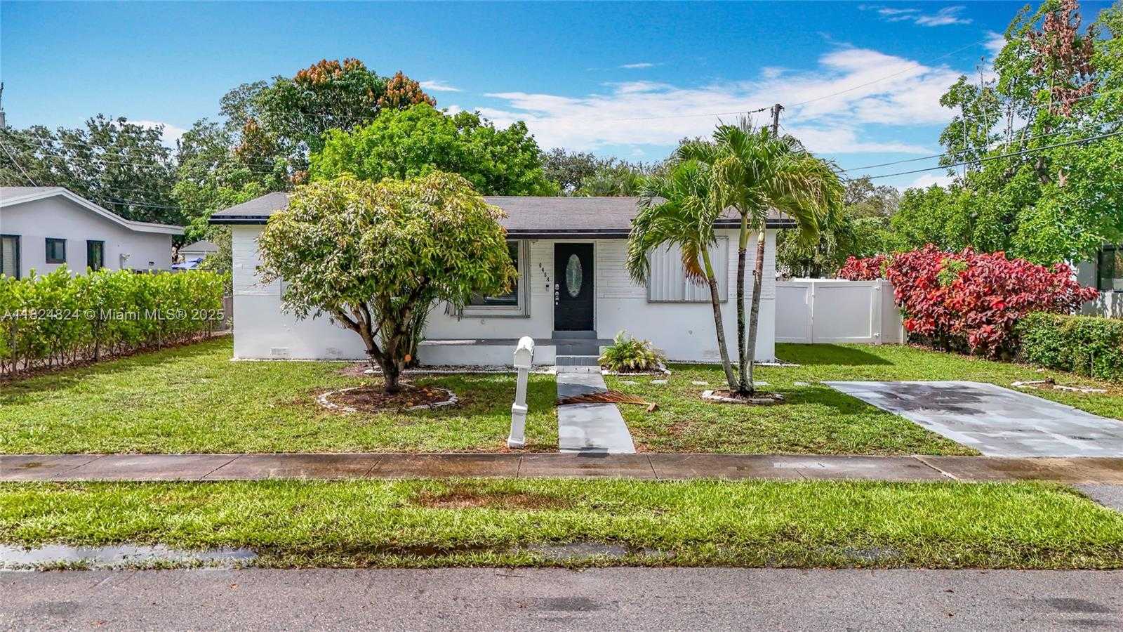 Small Image of 6464 MCCLELLAN ST, Hollywood Number 6
