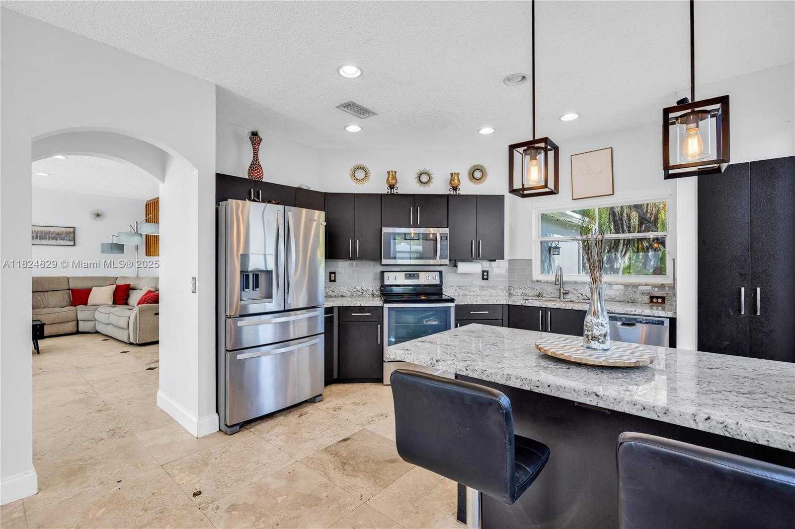 Small Image of 20709 NORTH WEST 1ST ST, Pembroke Pines Number 14