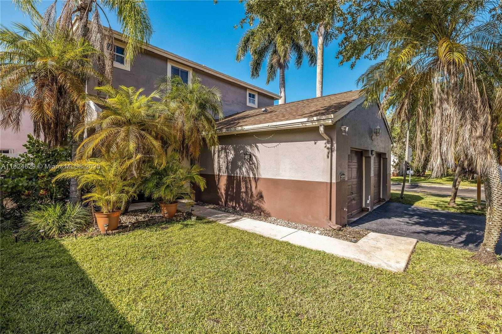Small Image of 20709 NORTH WEST 1ST ST, Pembroke Pines Number 18