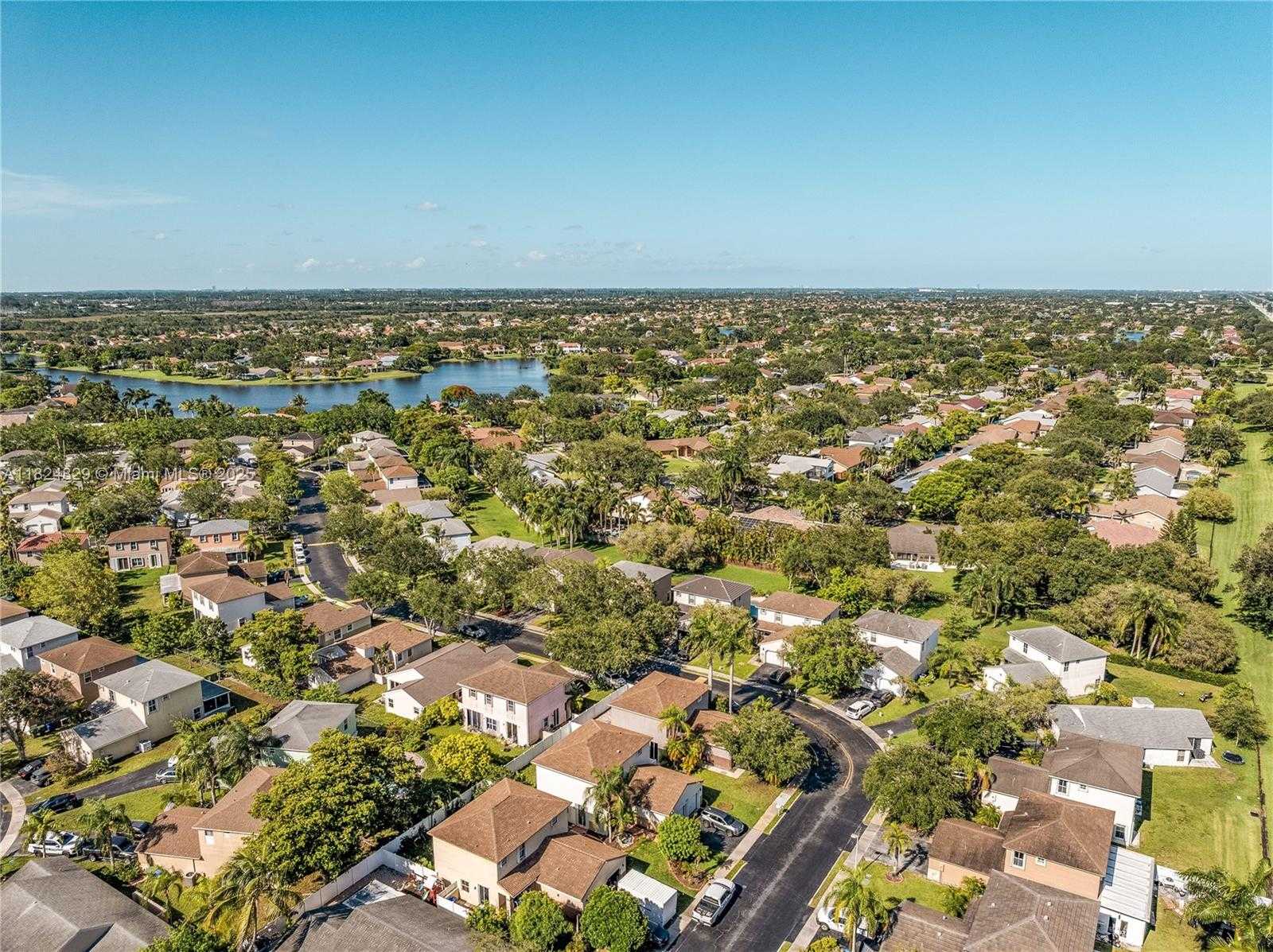 Small Image of 20709 NORTH WEST 1ST ST, Pembroke Pines Number 33