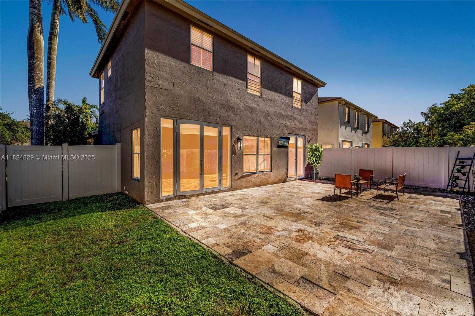 Small Image of 20709 NORTH WEST 1ST ST, Pembroke Pines Number 6