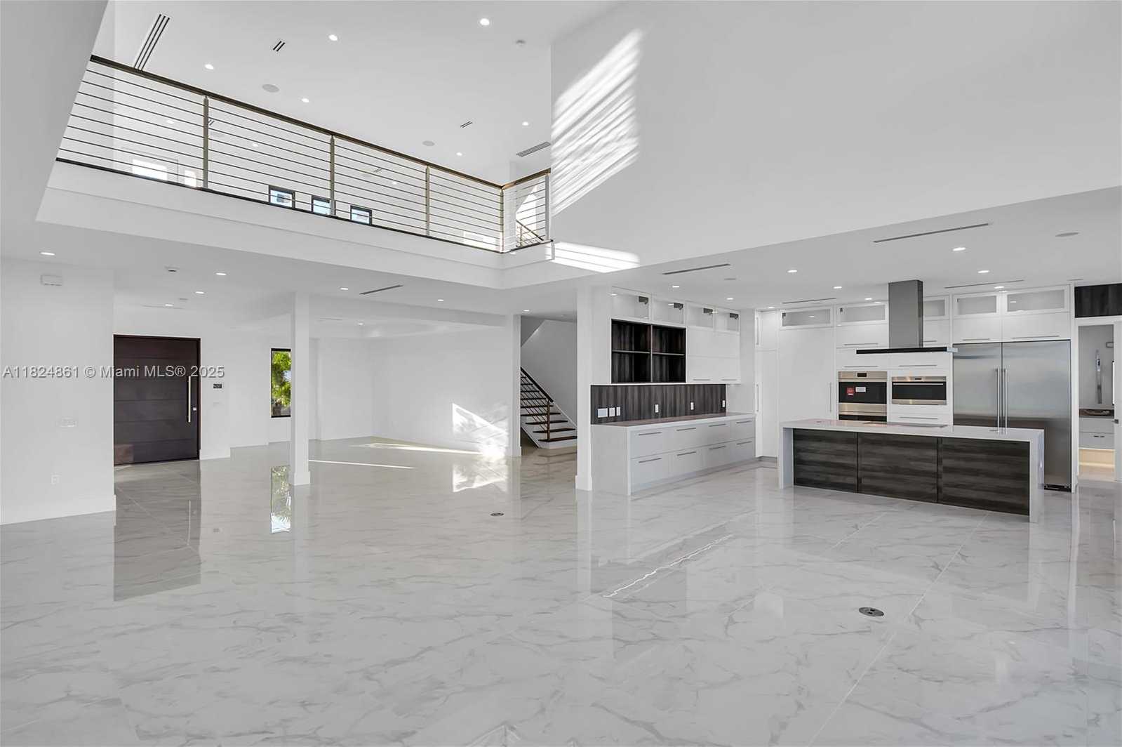 Small Image of 5735 RIVERSIDE DR, Cape Coral Number 13