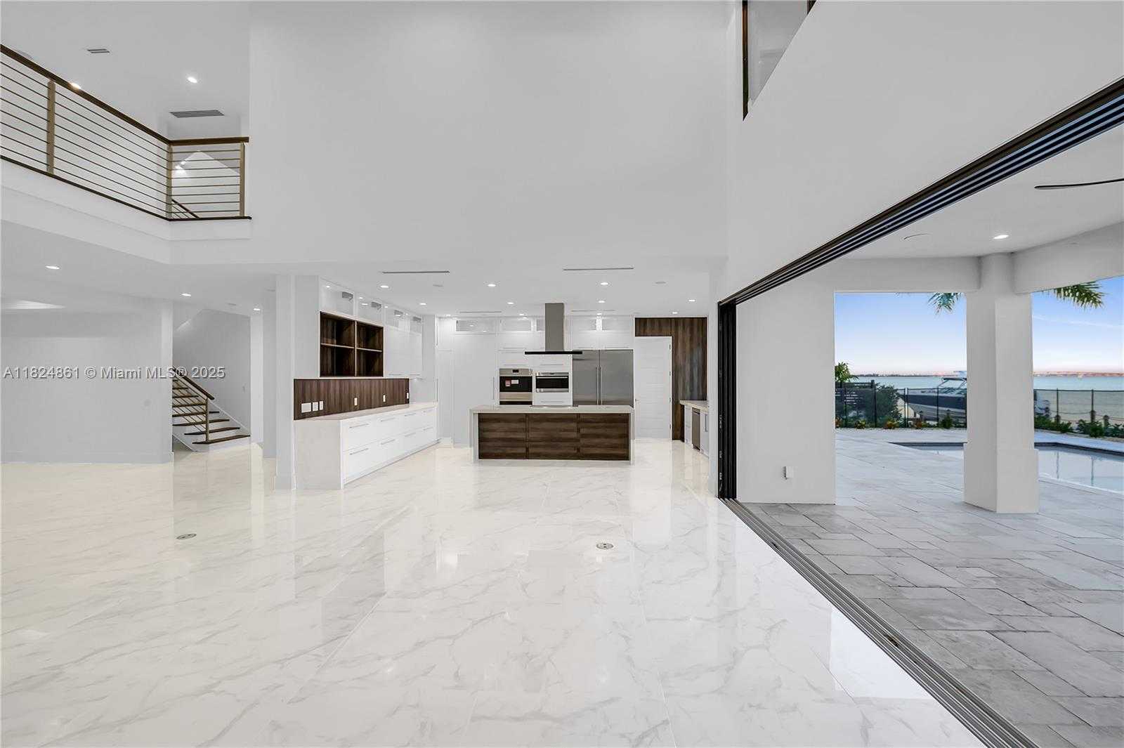 Small Image of 5735 RIVERSIDE DR, Cape Coral Number 15